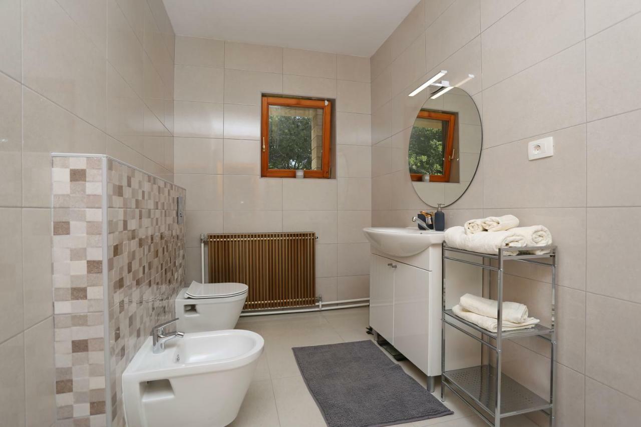 Apartament House Pauline Labin  Zewnętrze zdjęcie
