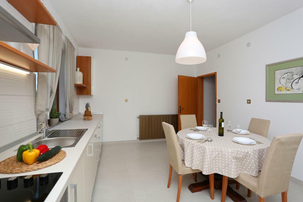 Apartament House Pauline Labin  Zewnętrze zdjęcie