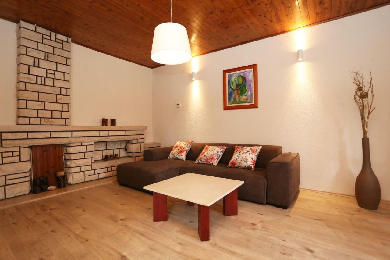 Apartament House Pauline Labin  Zewnętrze zdjęcie