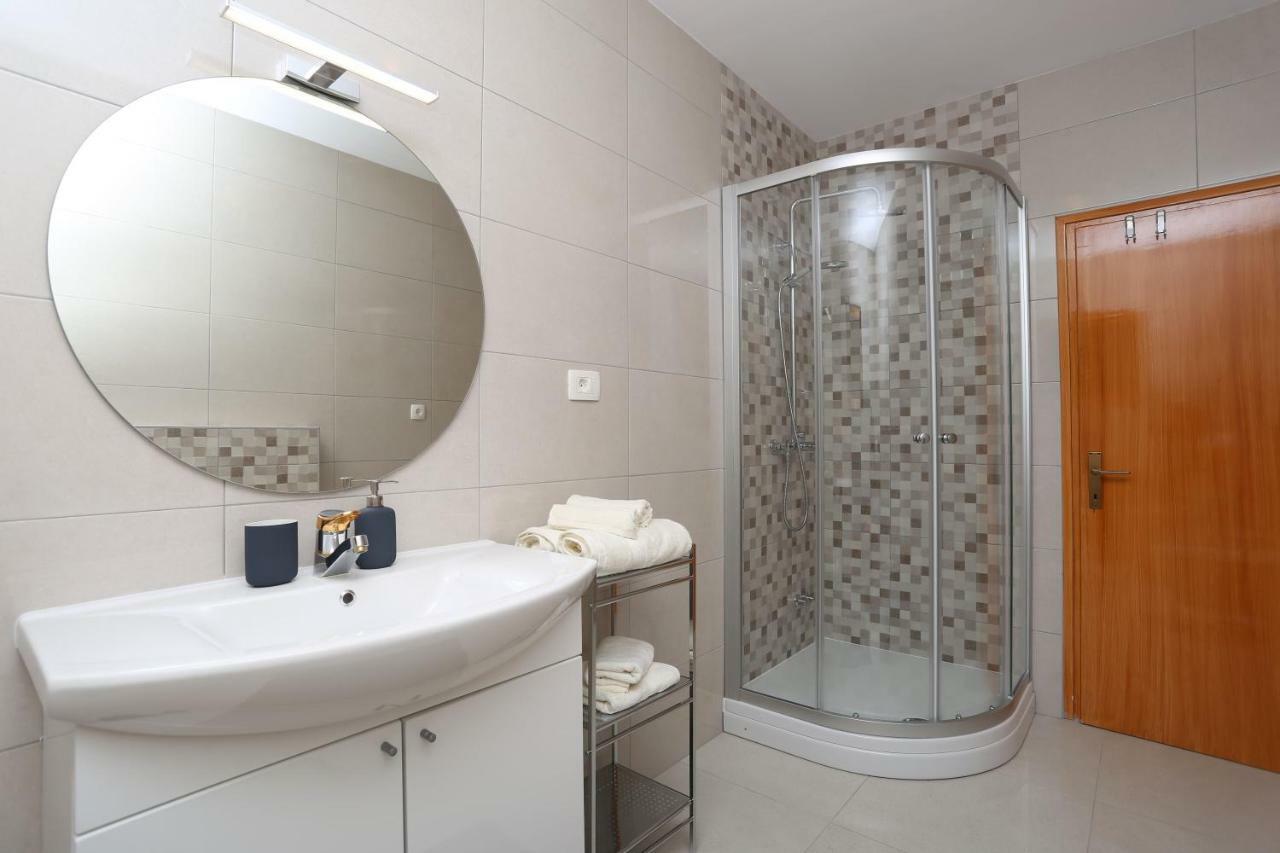 Apartament House Pauline Labin  Zewnętrze zdjęcie