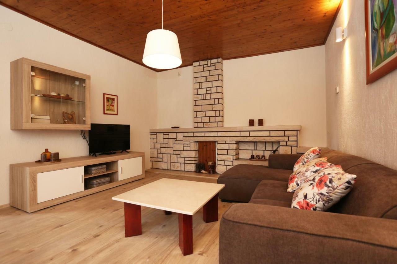 Apartament House Pauline Labin  Zewnętrze zdjęcie